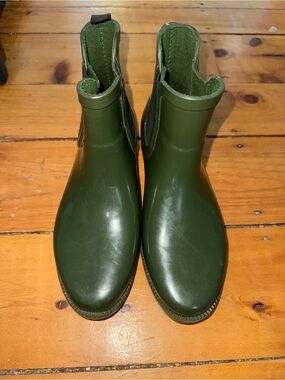 Electric Karma Olive Green Chelsea Rain Boots Women’s Size 8